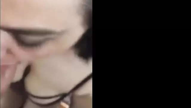 Горячая абхазка сосет в белье